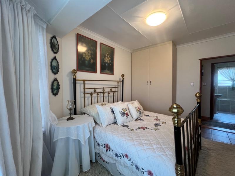 4 Bedroom Property for Sale in Fraaiuitsig Western Cape